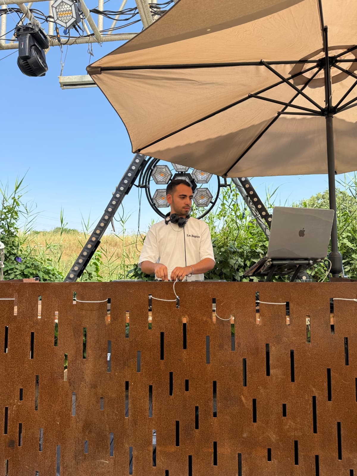 Gallery image WhatsApp Image 2026-01-06 at 11.04.50.jpeg